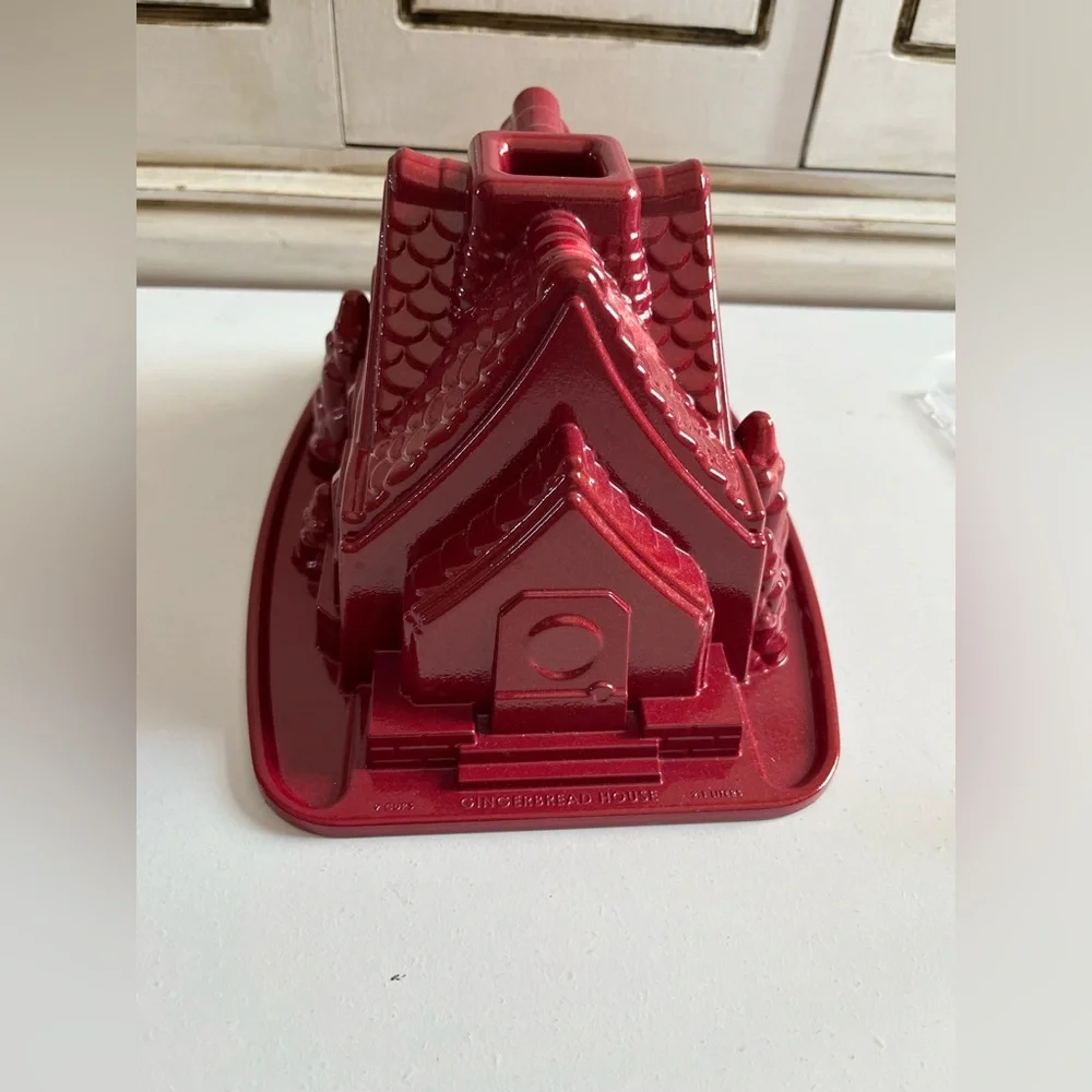 RED NORDIC WARE Gingerbread Christmas House Cake Bundt Pan 9-Cups Holiday Baking